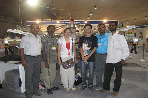 印度展會(huì)現(xiàn)場(chǎng)購機(jī)客戶